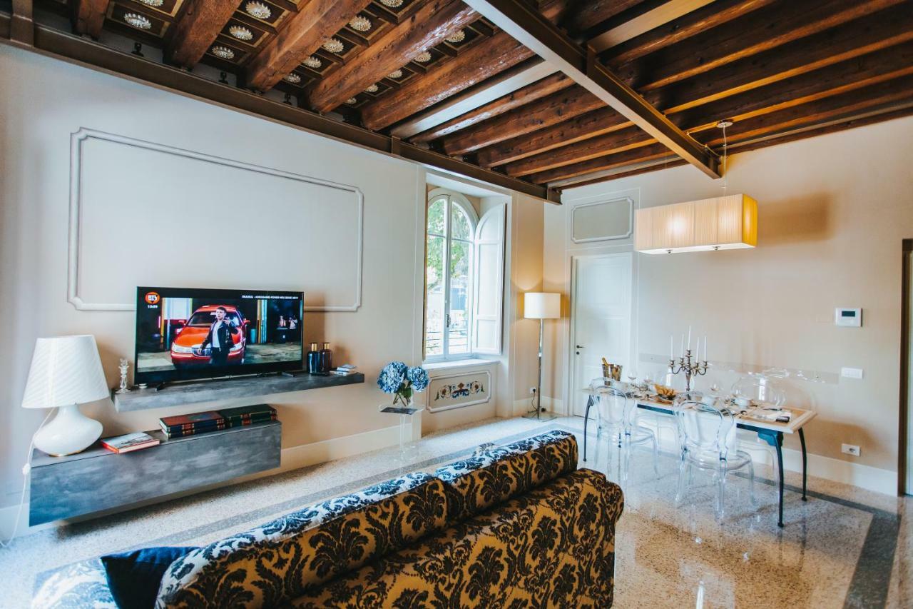 Noble Floor - Luxury Apartment Lucca Exterior photo