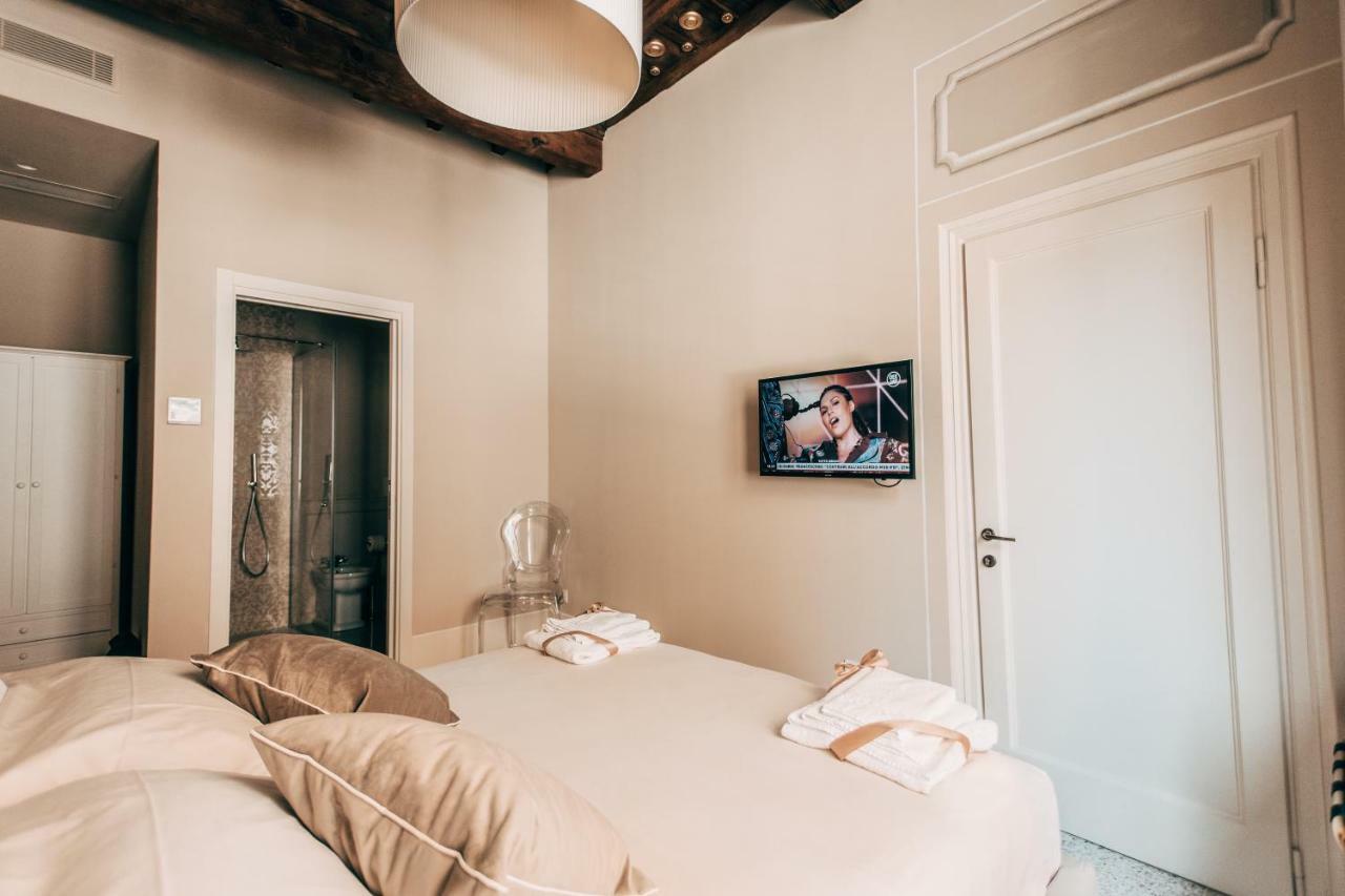 Noble Floor - Luxury Apartment Lucca Exterior photo